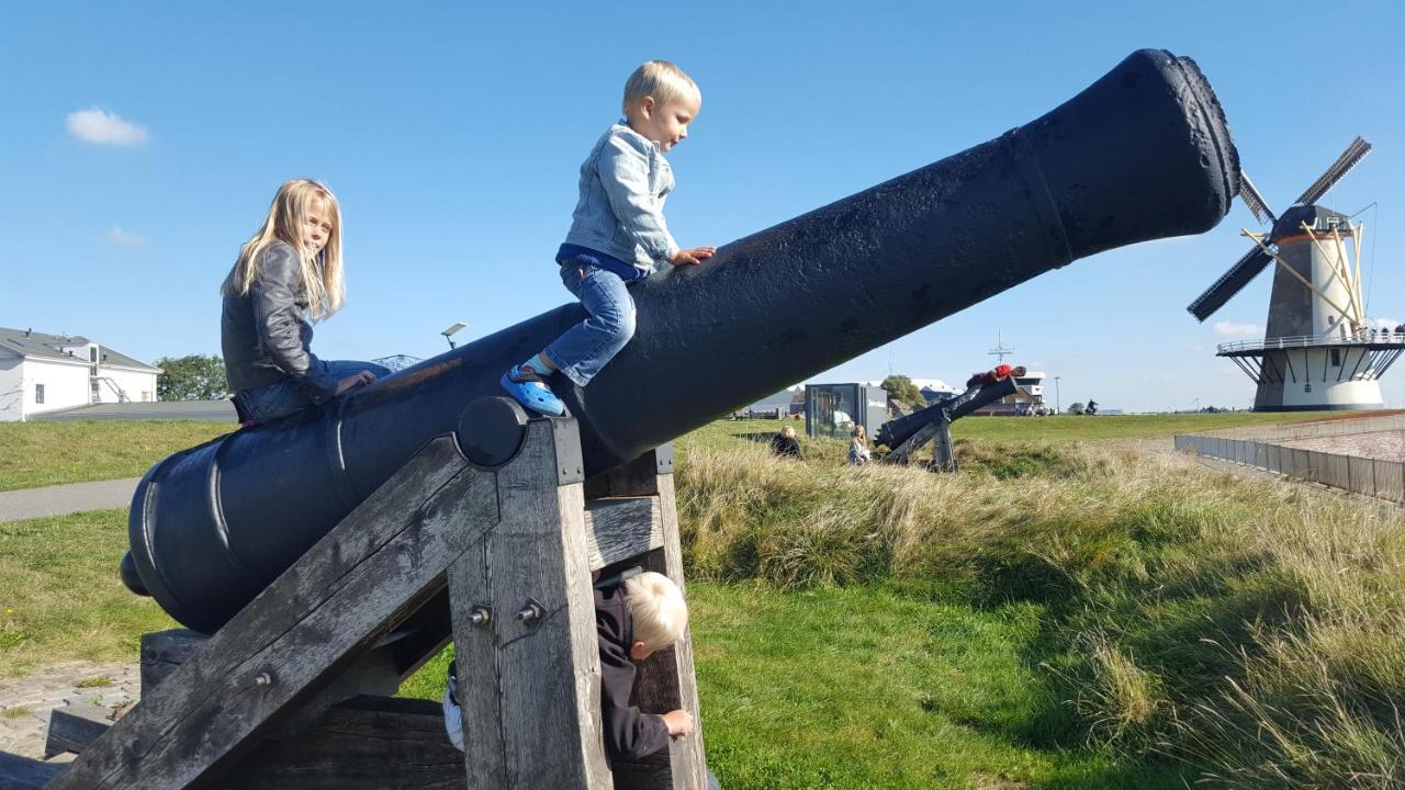 Appartement Havenzicht, Gelegen Aan Zee Met Zeezicht フリシンゲン エクステリア 写真