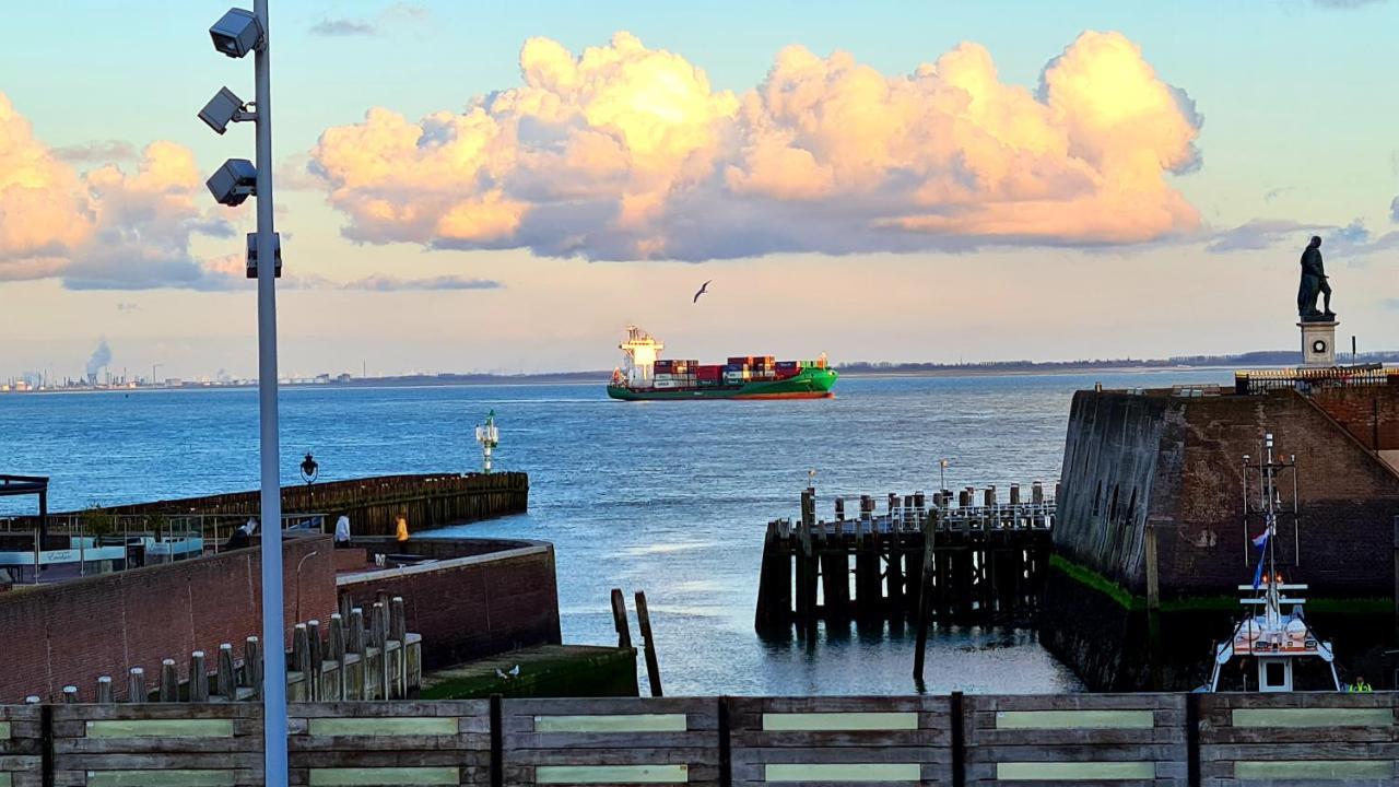 Appartement Havenzicht, Gelegen Aan Zee Met Zeezicht フリシンゲン エクステリア 写真